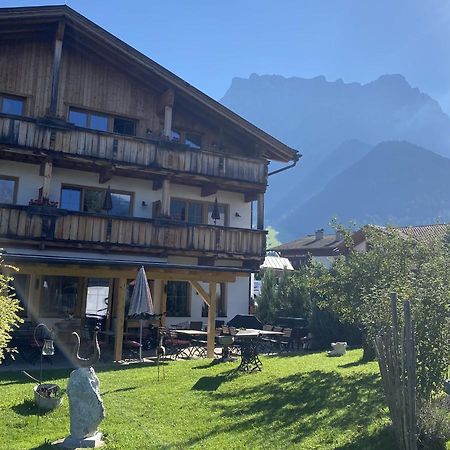 Hotel Zum Urviech -Erwachsenenhotel- (Adults Only) Ehrwald Kültér fotó