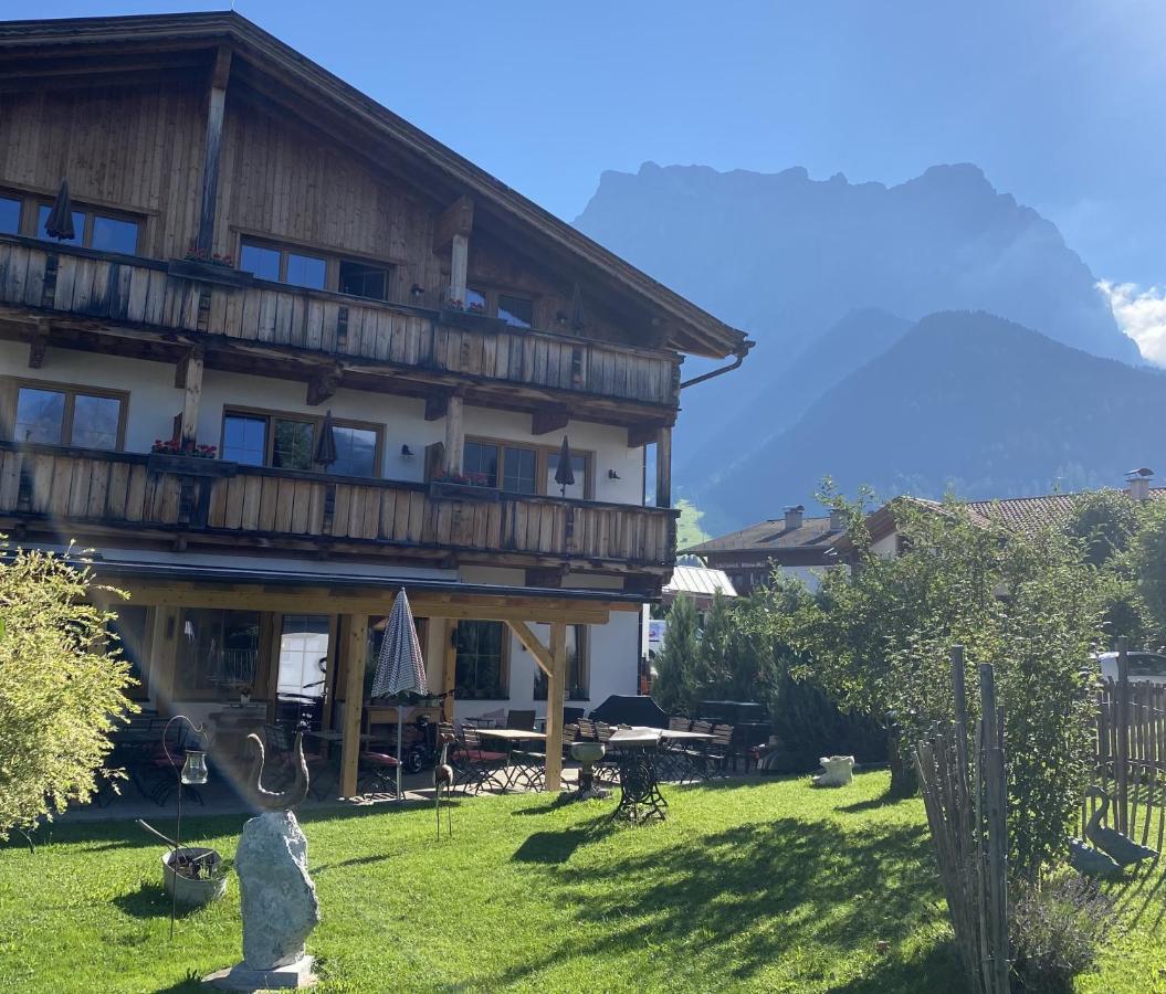 Hotel Zum Urviech -Erwachsenenhotel- (Adults Only) Ehrwald Kültér fotó