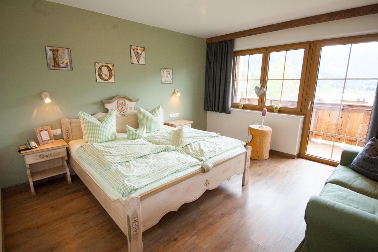 Hotel Zum Urviech -Erwachsenenhotel- (Adults Only) Ehrwald Szoba fotó